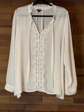 TORRID White Swiss Dot Lace-Trim Peasant Blouse